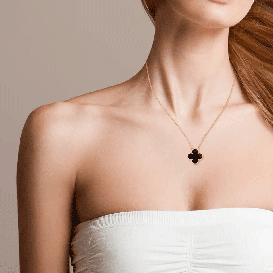 Set de 3 bijoux chic - trèfle design (bracelet, collier, et boucle d'oreille) – Image 5